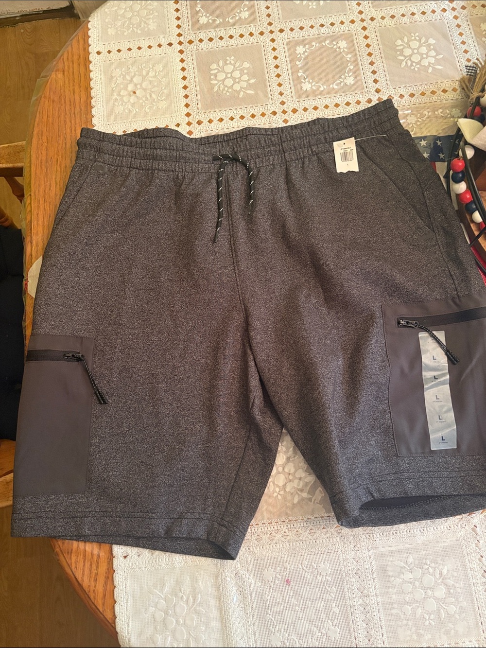 Old Navy Men's Athletic Shorts in Dark Heather Gray